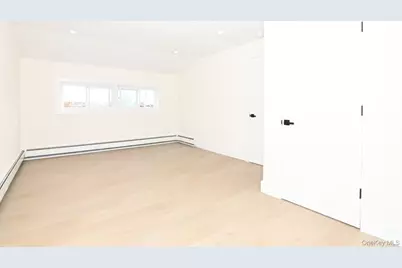 15 Bond Lane, Hicksville, NY 11801 - Photo 33