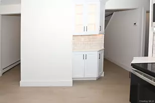 15 Bond Ln, Hicksville, NY 11801 - Photo 5