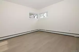 15 Bond Ln, Hicksville, NY 11801 - Photo 17