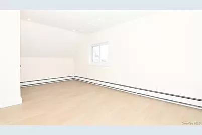 15 Bond Lane, Hicksville, NY 11801 - Photo 31