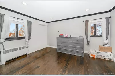 264 W End Avenue, Massapequa, NY 11758 - Photo 11