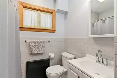 14 Starlight Court, West Babylon, NY 11704 - Photo 13