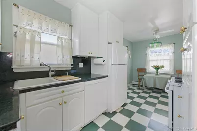 704 Barnes Avenue, Baldwin, NY 11510 - Photo 5