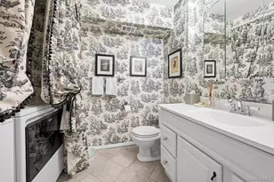 20 Manors Dr, Jericho, NY 11753 - Photo 15