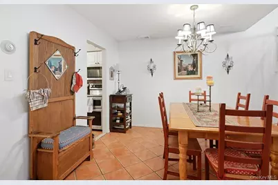 20 Manors Drive, Jericho, NY 11753 - Photo 9