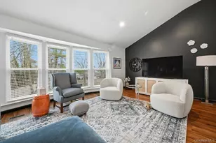 20 Manors Dr, Jericho, NY 11753 - Photo 11