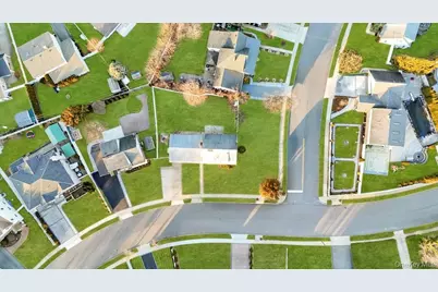 15 Autumn Lane, Hicksville, NY 11801 - Photo 5