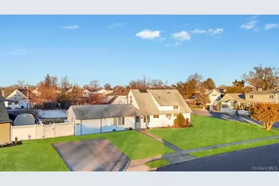 15 Autumn Lane, Hicksville, NY 11801 - Photo 7