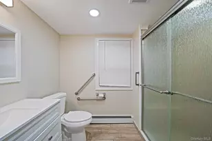 85 Hawthorne St, Selden, NY 11784 - Photo 7