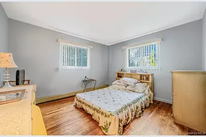 85 Hawthorne Street, Selden, NY 11784 - Photo 9