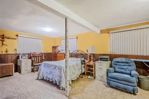 85 Hawthorne St, Selden, NY 11784 - Photo 13