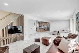 8 Autumn Ln, Hicksville, NY 11801 - Photo 13