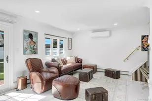 8 Autumn Ln, Hicksville, NY 11801 - Photo 11