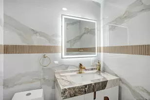 8 Autumn Ln, Hicksville, NY 11801 - Photo 21