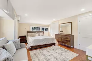 8 Autumn Ln, Hicksville, NY 11801 - Photo 17