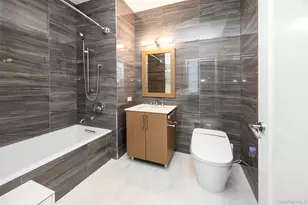 100 Garvies Point Rd, Glen Cove, NY 11542 - Photo 17