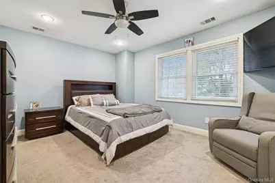 15 Gazebo Lane, Holtsville, NY 11742 - Photo 11