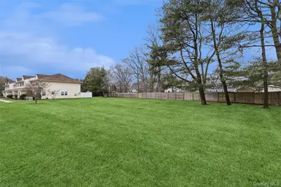 15 Gazebo Lane, Holtsville, NY 11742 - Photo 27