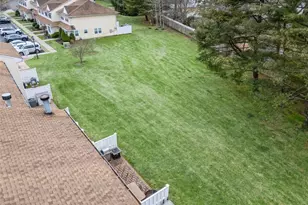 15 Gazebo Ln, Holtsville, NY 11742 - Photo 37