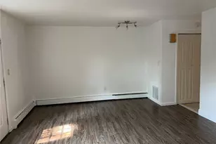 38 Hampton Ct, Middletown, NY 10941 - Photo 7