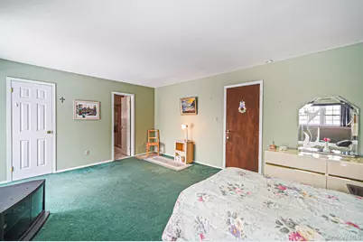 62 Canterbury Drive, Hauppauge, NY 11788 - Photo 33