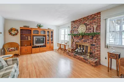 62 Canterbury Drive, Hauppauge, NY 11788 - Photo 25