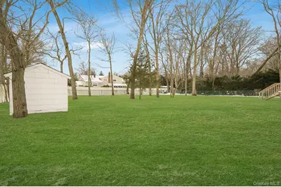 62 Canterbury Drive, Hauppauge, NY 11788 - Photo 9