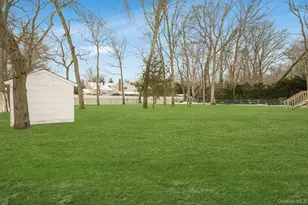 62 Canterbury Dr, Hauppauge, NY 11788 - Photo 9