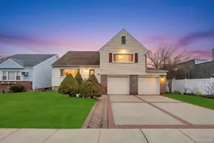 7 N Terrace Pl, Valley Stream, NY 11580 - Photo 1