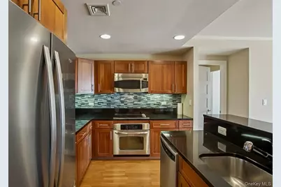 225 Stanley Avenue #405, Mamaroneck, NY 10543 - Photo 3