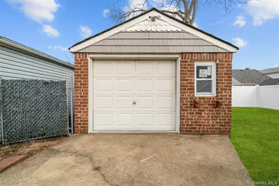 141 Booth Street, Hempstead, NY 11550 - Photo 15