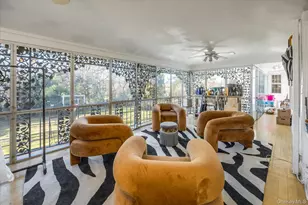 30 Wildwood Dr, Great Neck, NY 11024 - Photo 7