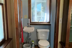 25 Alden Pl, Millbrook, NY 12545 - Photo 9