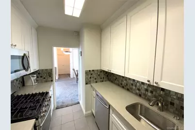 26910 Grand Central Parkway #8Y, Floral Park, NY 11005 - Photo 7