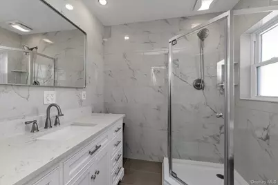 1550 Cleveland Avenue, East Meadow, NY 11554 - Photo 11