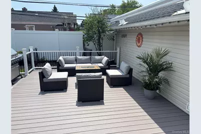 1550 Cleveland Avenue, East Meadow, NY 11554 - Photo 17