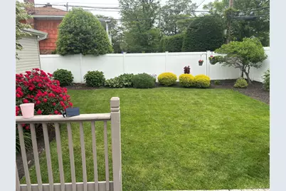 1550 Cleveland Avenue, East Meadow, NY 11554 - Photo 15