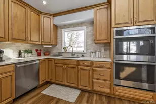 1550 Cleveland Ave, East Meadow, NY 11554 - Photo 5