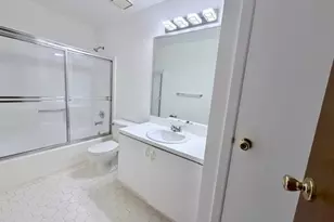 42 Greenmeadow Dr, Babylon, NY 11702 - Photo 9