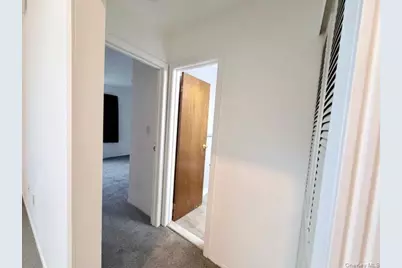 42 Greenmeadow Drive, Babylon, NY 11702 - Photo 11