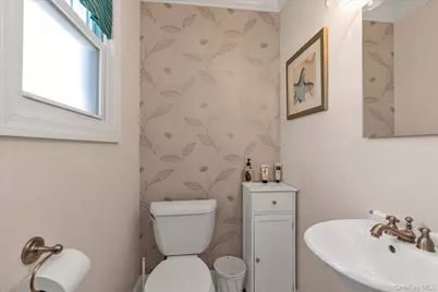 51 Huntington Avenue, Lynbrook, NY 11563 - Photo 11