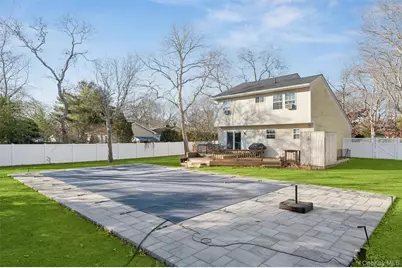 7 Huckleberry Lane, Hampton Bays, NY 11946 - Photo 19
