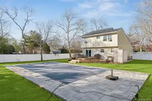 7 Huckleberry Ln, Hampton Bays, NY 11946 - Photo 19