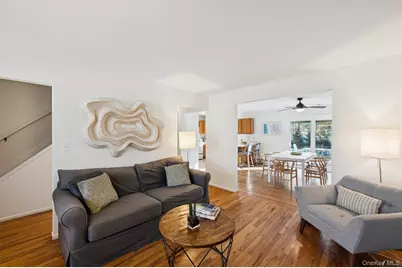 7 Huckleberry Lane, Hampton Bays, NY 11946 - Photo 5