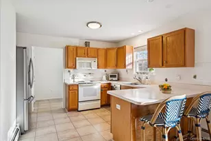 7 Huckleberry Ln, Hampton Bays, NY 11946 - Photo 7