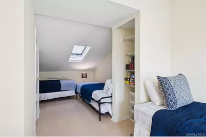 7 Huckleberry Lane, Hampton Bays, NY 11946 - Photo 15