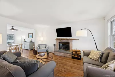 7 Huckleberry Lane, Hampton Bays, NY 11946 - Photo 3