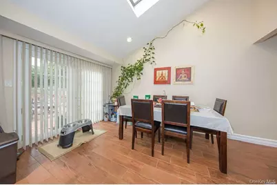 413 Clearmeadow Drive, East Meadow, NY 11554 - Photo 5