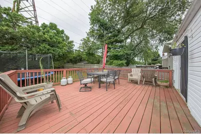 413 Clearmeadow Drive, East Meadow, NY 11554 - Photo 15