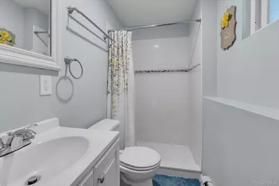 11 17th Avenue, Ronkonkoma, NY 11779 - Photo 17